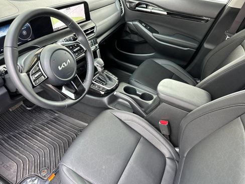 Used 2025 Kia Seltos EX w/ EX Sunroof Package AWD/4WD image 9