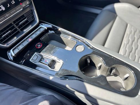 Used 2024 Audi RS e-tron GT w/ Carbon Performance Package AWD/4WD image 25