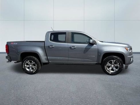 Used 2019 Chevrolet Colorado Z71 AWD/4WD image 2