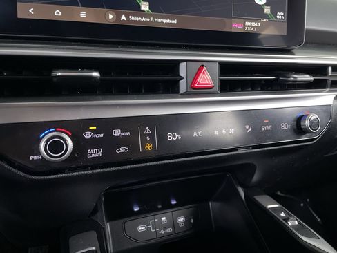 Used 2024 Kia Sorento S image 18