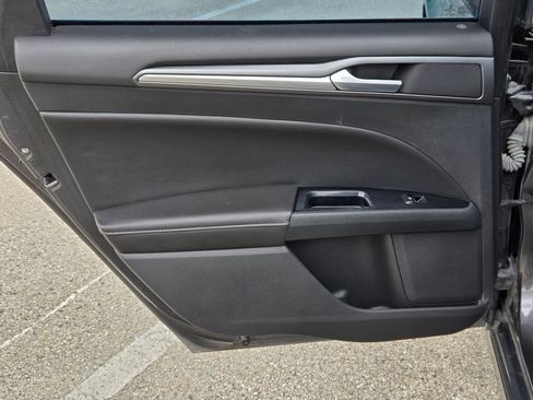 Used 2015 Ford Fusion Titanium image 10