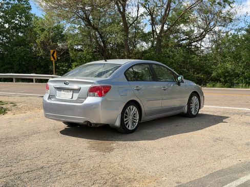 Used 2013 Subaru Impreza 2.0i Limited image 11