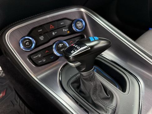 Used 2016 Dodge Challenger R/T RWD image 18