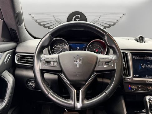 Used 2018 Maserati Levante image 12
