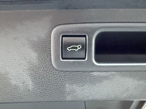 Used 2023 Toyota Highlander XSE image 15