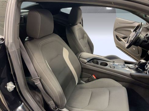 Used 2022 Chevrolet Camaro LT w/ Technology Package image 31