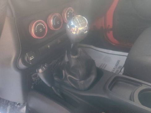 Used 2015 Jeep Wrangler Unlimited Sport image 15