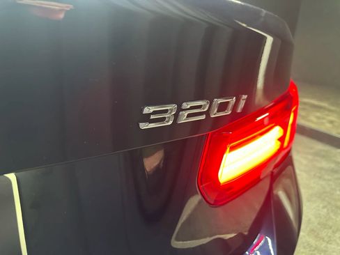 Used 2017 BMW 320i xDrive Sedan image 22