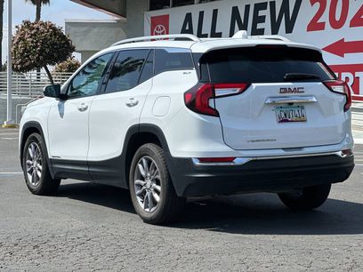 Used 2024 GMC Terrain SLT