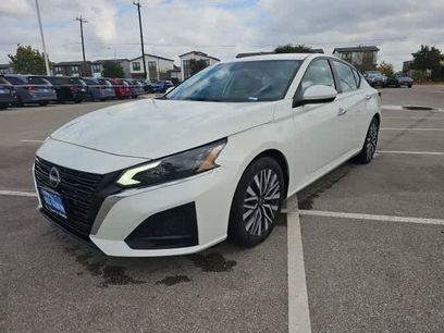 Used 2023 Nissan Altima 2.5 SV