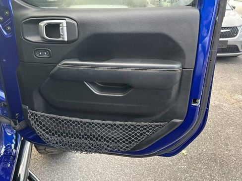 Used 2020 Jeep Wrangler Unlimited Sahara image 17