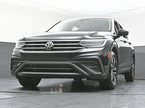 Used 2024 Volkswagen Tiguan S image 54