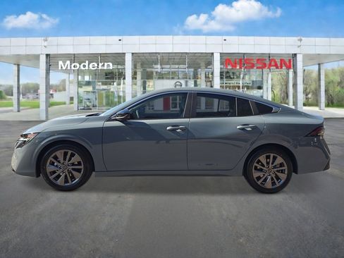 New 2026 Nissan Sentra SL FWD image 2
