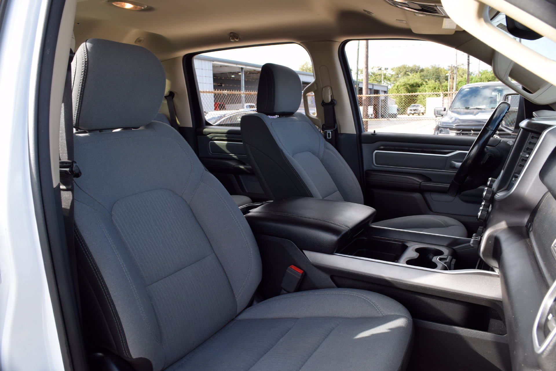 Used 2020 RAM 1500 Big Horn AWD/4WD image 23