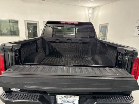 Used 2024 GMC Sierra 1500 Denali Ultimate image 10