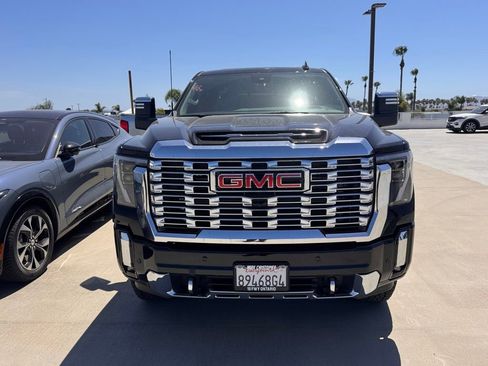 Used 2025 GMC Sierra 3500 Denali w/ Denali Reserve Package AWD/4WD image 2