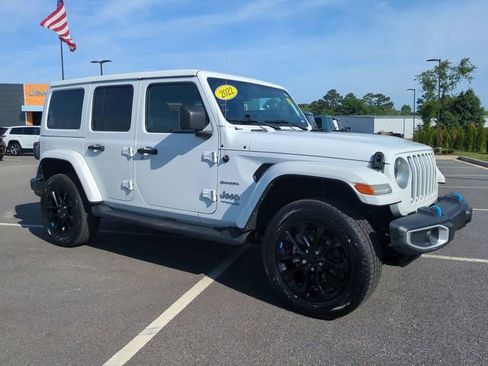Used 2022 Jeep Wrangler Unlimited Sahara w/ Cold Weather Group AWD/4WD image 1
