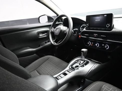 Used 2025 Honda HR-V LX image 12