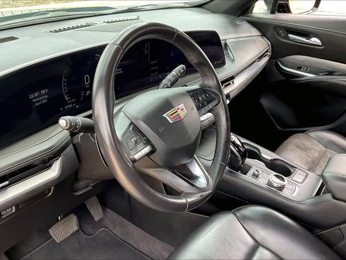 Used 2024 Cadillac XT4 Premium Luxury image 17