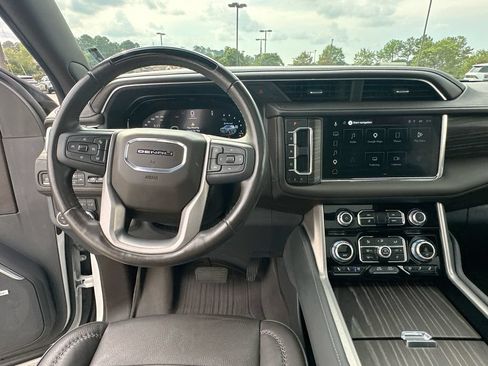 Used 2023 GMC Yukon XL Denali w/ Denali Reserve Package AWD/4WD image 19