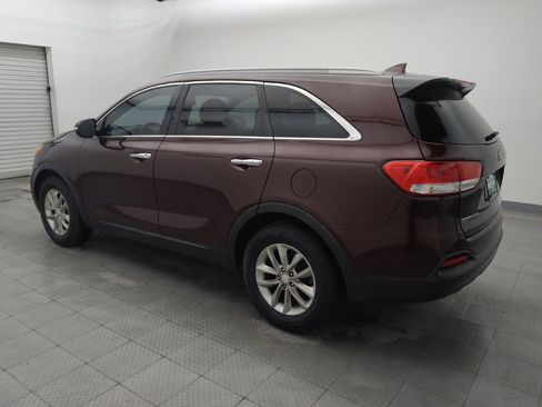 Used 2018 Kia Sorento LX image 3