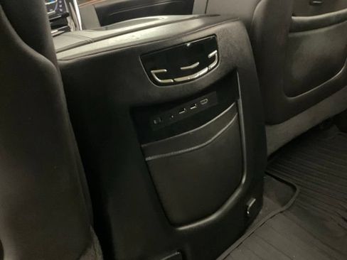 Used 2018 Cadillac Escalade Premium Luxury AWD/4WD image 22
