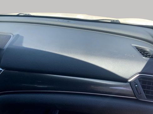 Used 2018 Honda Accord Sport image 19