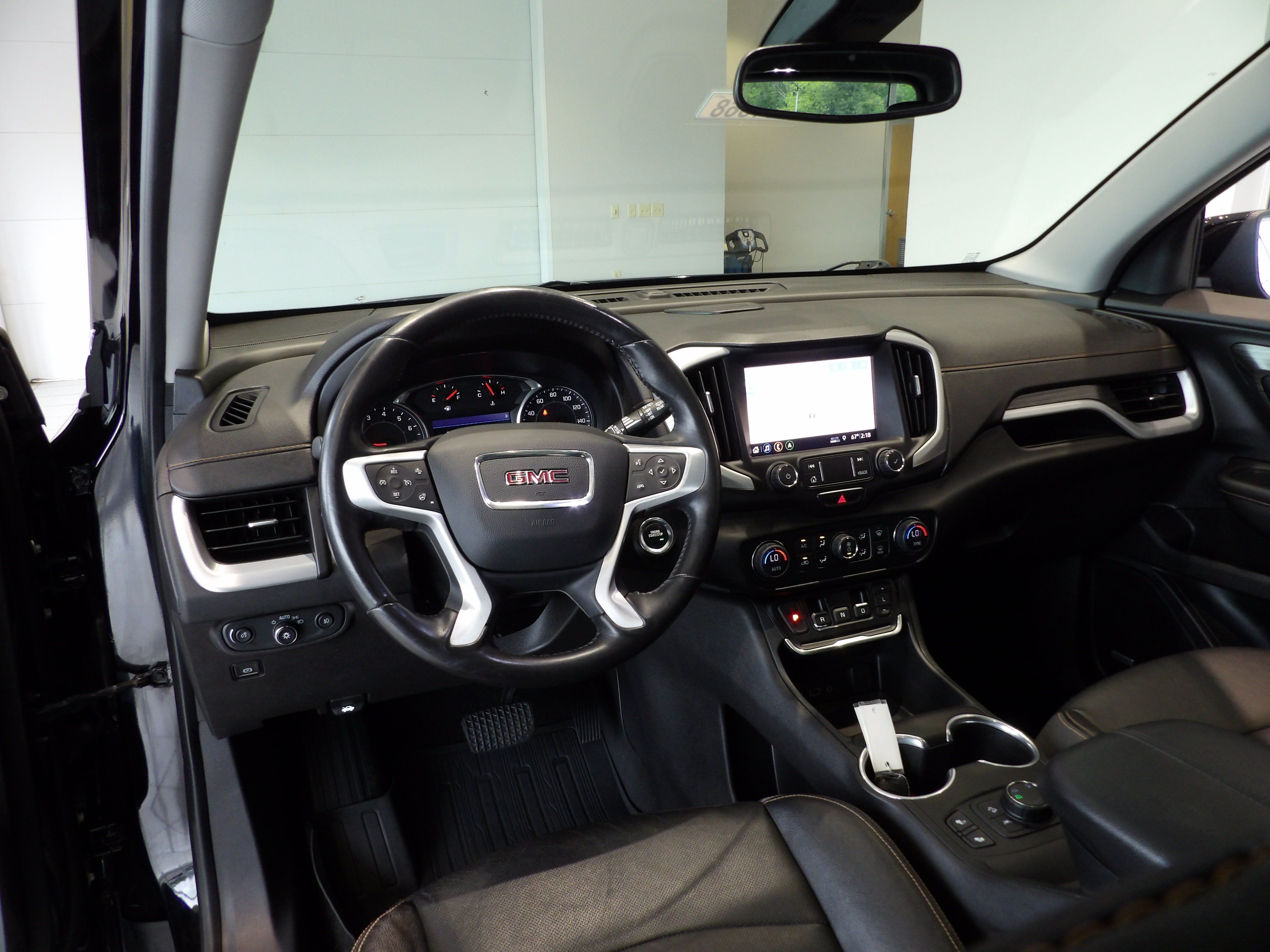 Used 2021 GMC Terrain SLT w/ Infotainment Package II AWD/4WD image 17