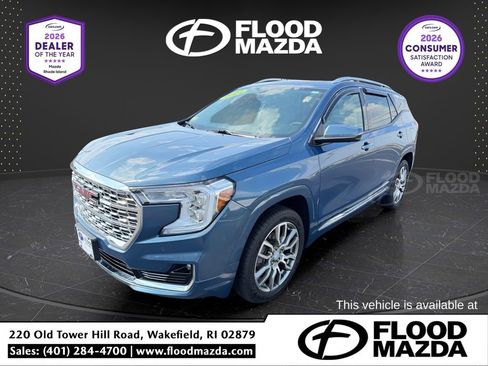 Used 2024 GMC Terrain Denali w/ Denali Premium Package image 1