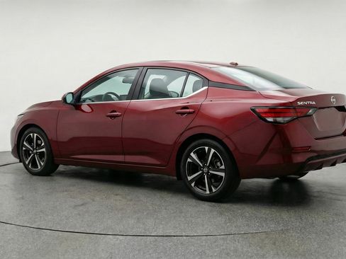 Used 2025 Nissan Sentra SV image 6