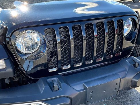 Used 2023 Jeep Gladiator Sport image 33