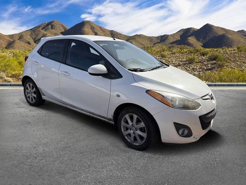 Used 2012 MAZDA MAZDA2 Touring FWD image 6