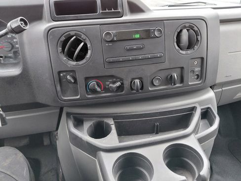 Used 2013 Ford E-250 and Econoline 250 w/ PWR Group image 19