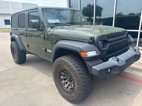 Used 2021 Jeep Wrangler Unlimited Sport AWD/4WD image 3