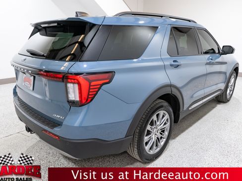Used 2025 Ford Explorer Active w/ Active Comfort Package AWD/4WD image 5