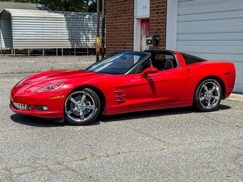 Used 2009 Chevrolet Corvette Coupe w/ Preferred Equipment Group RWD image 12
