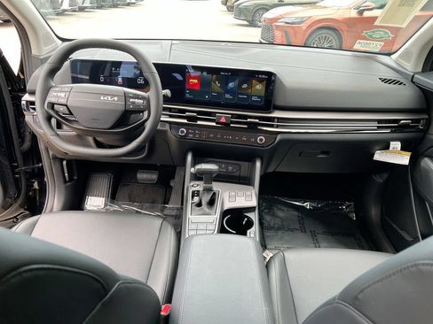 Used 2026 Kia Sportage EX FWD image 19