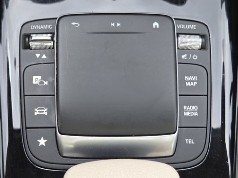 Used 2022 Mercedes-Benz GLB 250 4MATIC image 12