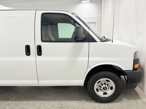 Used 2023 GMC Savana 2500 w/ Driver Convenience Package image 8