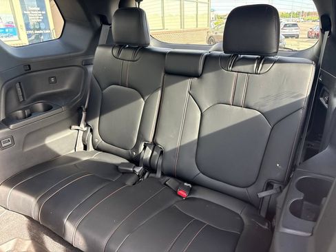 Used 2025 Honda Pilot TrailSport image 42