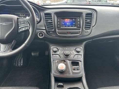 Used 2016 Chrysler 200 S image 19
