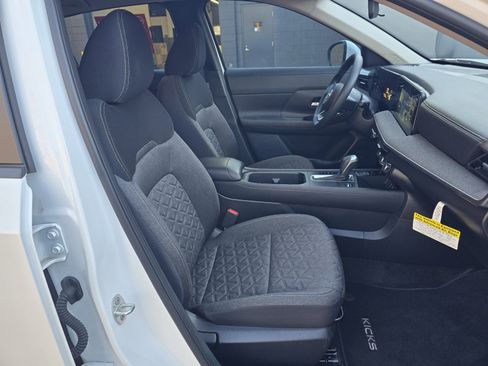Certified 2025 Nissan Kicks SV image 13