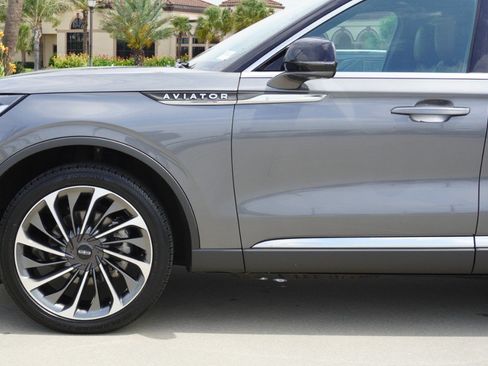 Used 2023 Lincoln Aviator Reserve w/ Equipment Group 201A AWD/4WD image 10