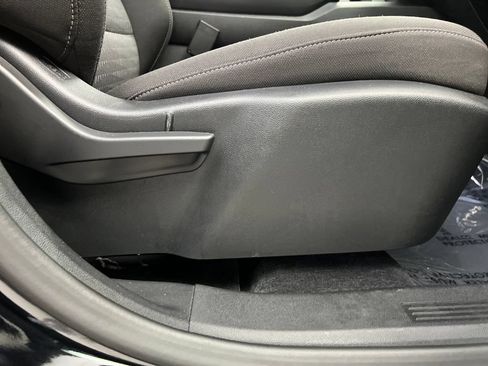 Used 2025 Chevrolet Equinox LT AWD/4WD image 29