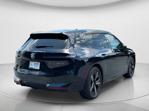 Used 2024 BMW iX xDrive50 w/ Premium Package AWD/4WD image 5