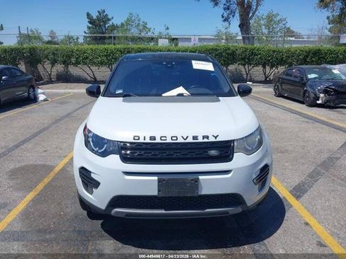 Used 2018 Land Rover Discovery Sport SE AWD/4WD image 4