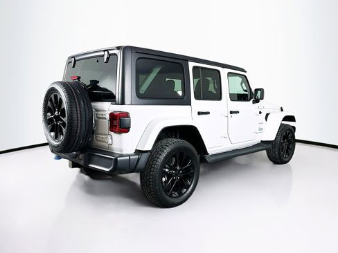 Used 2023 Jeep Wrangler Sahara w/ Cold Weather Group image 9