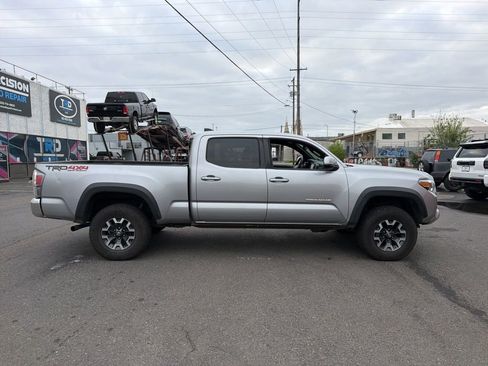 Used 2020 Toyota Tacoma TRD Off-Road AWD/4WD image 6
