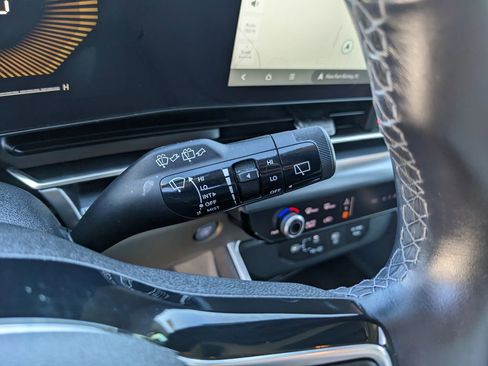 Certified 2025 Kia Carnival image 33