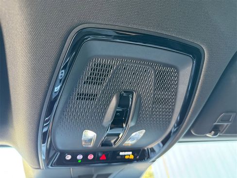 Used 2025 Cadillac Lyriq Sport image 19